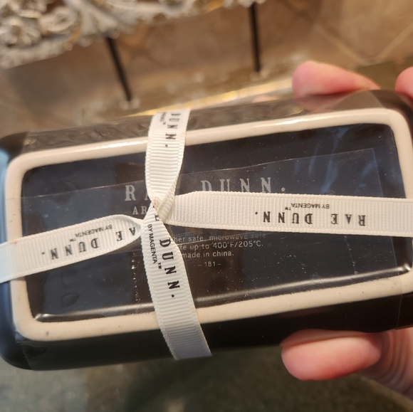 Rae Dunn Salt & Pepper shaker set with tray *NEW* - Picture 4 of 4